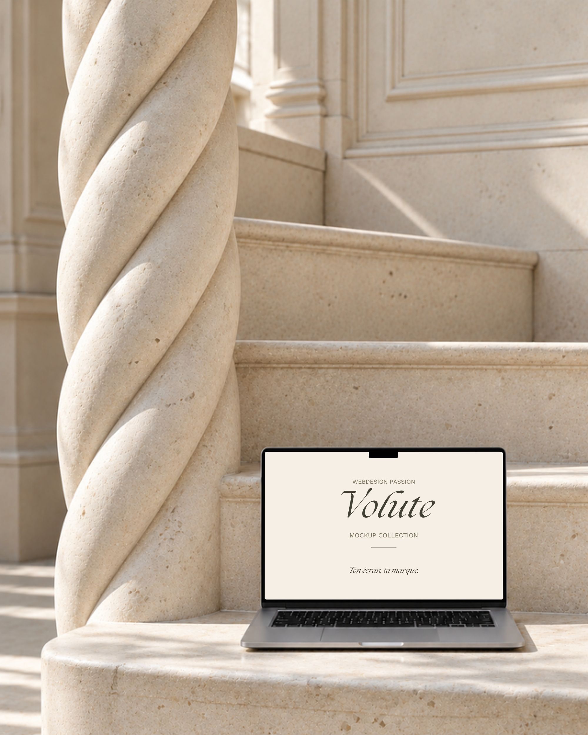 Mockup MacBook Canva Volute, écran ivoire typographique Webdesign Passion